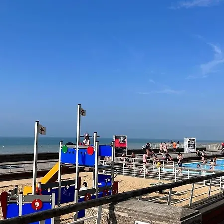 Piscine Interieure, Et Jeux Open For 15 Guests Appartement