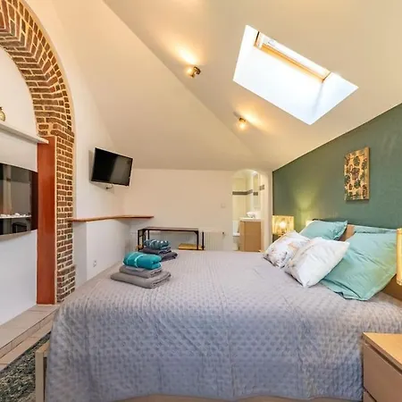 Appartement Piscine Interieure, Et Jeux Open For 15 Guests *