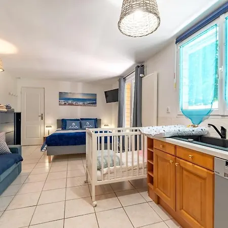 Piscine Interieure, Et Jeux Open For 15 Guests Gerponville