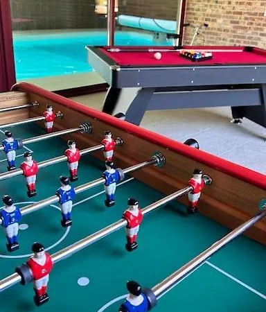 Appartement Piscine Interieure, Et Jeux Open For 15 Guests