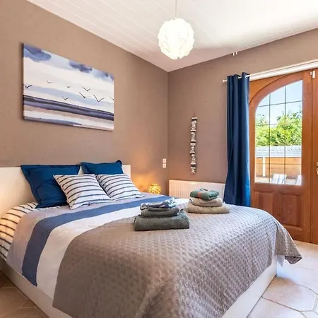 Piscine Interieure, Et Jeux Open For 15 Guests *